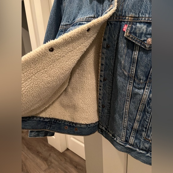 Levi’s  Denim Sherpa lined Jacket - Picture 5 of 6
